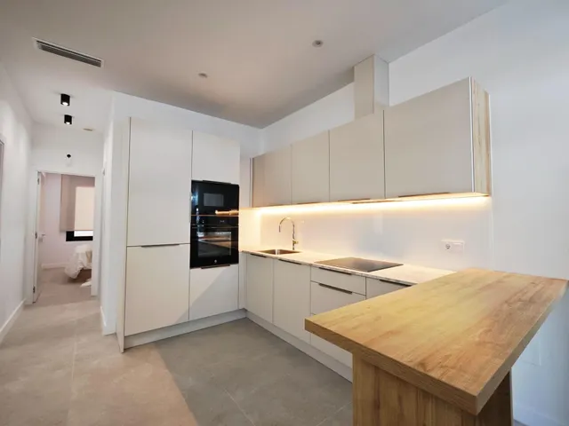 Apartamento en Fuengirola de 2 dormitorios, 2 baños junto al mar en doña sofía — 18