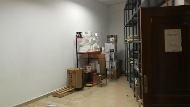 SE ALQUILA LOCAL DIÁFANO EN UNA DE LAS PRINCIPALES — 18