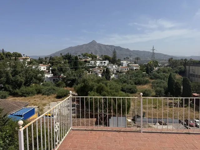 Chalet 6 habitaciones 292m² en venta - Marbella - foto 2