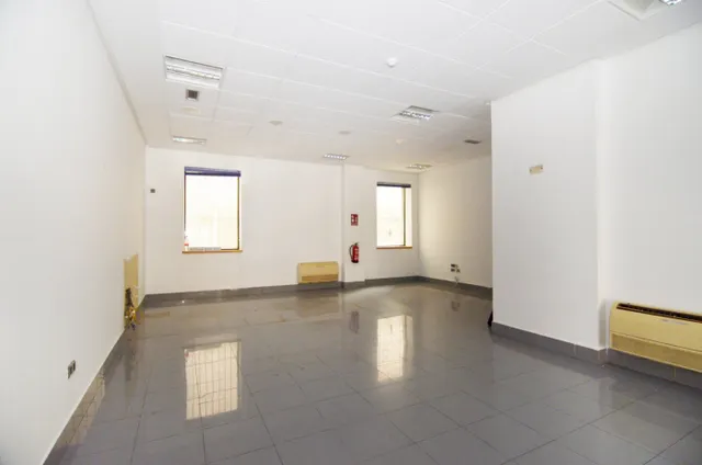 Urbis te ofrece un local en alquiler en zona Centro, Salamanca. — 6