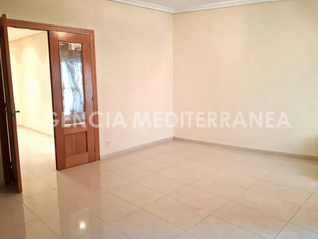 Piso en venta en Valencia, con terraza y balcón - foto 4