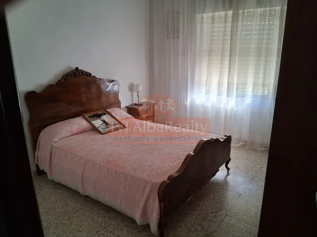 SE VENDE CASA CON PATIO EN LOS ANGUIJES. — 3