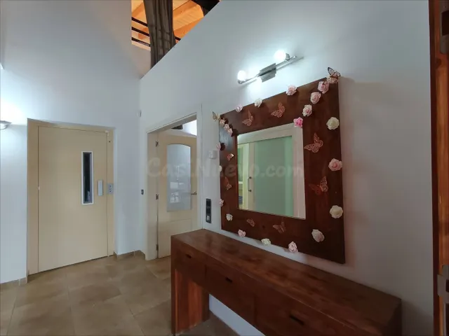 Casa Chalet con Jardín, Piscina y Ascensor en Entorno Exclus - foto 4