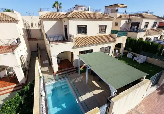 Villa 4 habitaciones 114m² en venta - torrevieja — 28