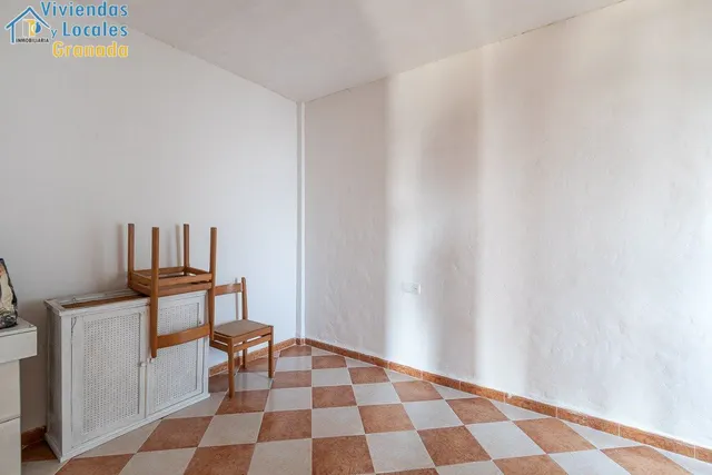 Edificio en Zaidín — 23