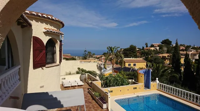 Villa en Benitachell con piscina y vistas al mar — 3