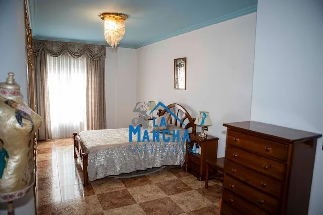 *595.000€* inmobiliaria la mancha vende casa en el barrio de san pablo de Albacete — 35