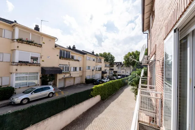 Chalet en pleno centro de Torrelodones, para disfrutar de la comodidad de tenerlo todo cerca sin renunciar al espacio de una vivienda unifamiliar. — 11