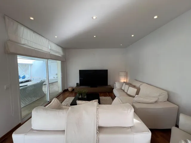 FINCA RÚSTICA EN VENTA CON PISCINA Y JARDÍN — 8