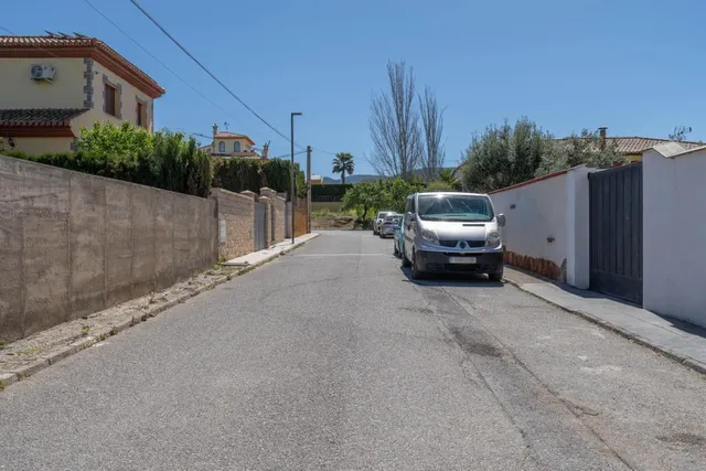 Magnífico solar de 1.002 m2 destinado a chalets individuales en la Urbanización Molino Ato de Otura — 7