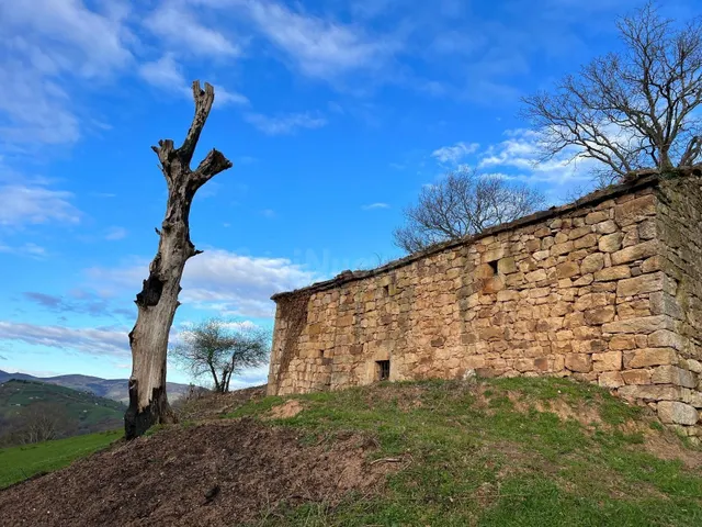 Cabaña para reconstruir en Llerana de Saro - foto 5