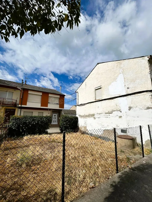 SE VENDE CASA CON TERRENO EN CAMPONARAYA - foto 3