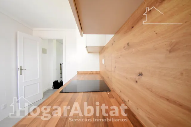 ÁTICO REFORMADO CON TERRAZA Y VISTAS DESPEJADAS AL MONTGÓ — 36