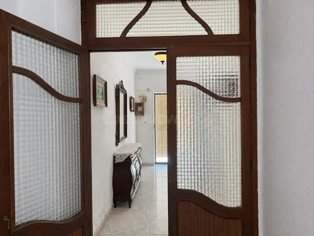 Casa con garaje doble y terraza en Albaida - foto 4
