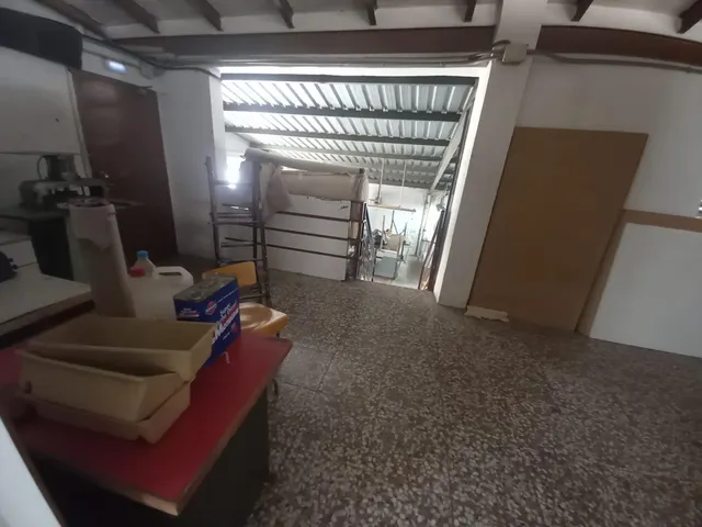Se alquila nave — 10