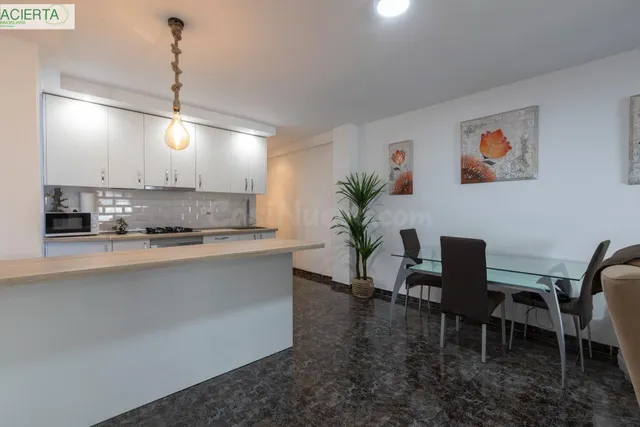 Ático reformado con ascensor, terraza y chimenea, listo para entrar a vivir — 3