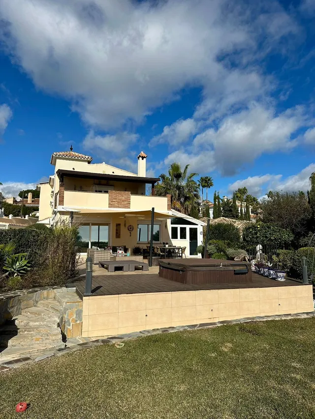 Chalet 6 habitaciones 200m² en venta - Costa Del Sol — 28