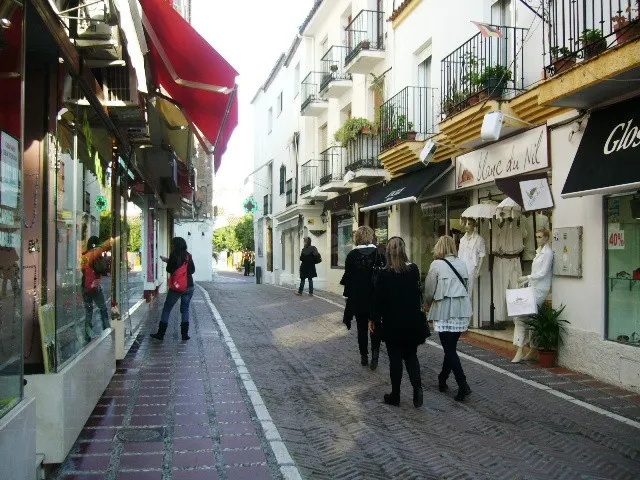 Negocio 25m² en venta - Marbella - foto 2