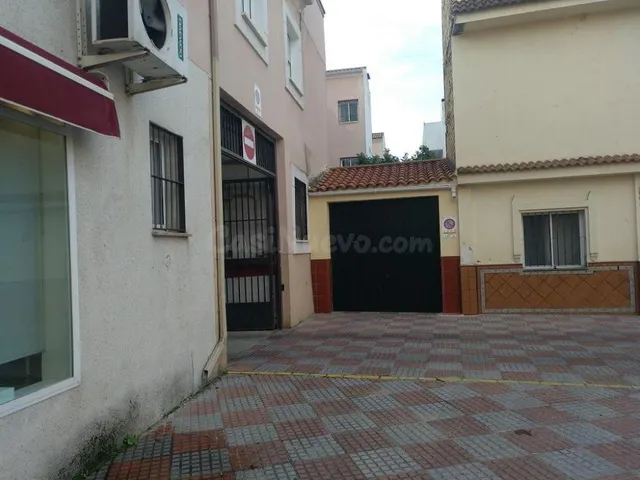 Venta de Garaje en Tomares - Sevilla - foto 2