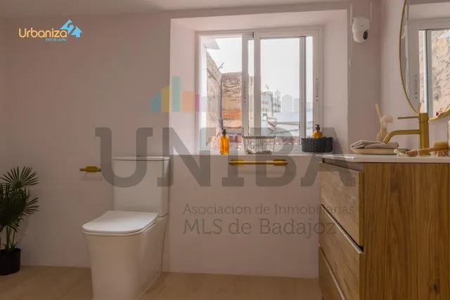 Piso totalmente reformado en el casco antiguo, junto a puerta palmas — 16