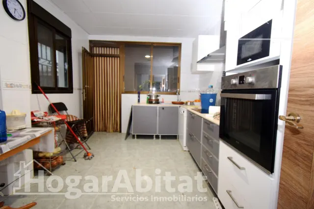 ESPACIOSA CASA CON TERRAZA Y GARAJE — 11