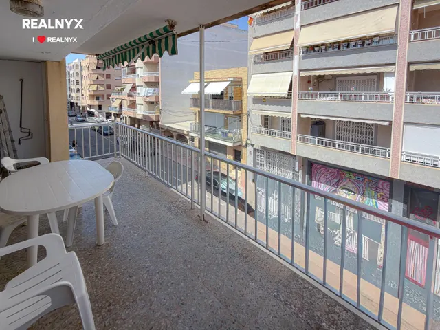 GRAN ÁTICO EN TORREVIEJA: 4 HAB, 1 BAÑO — 9