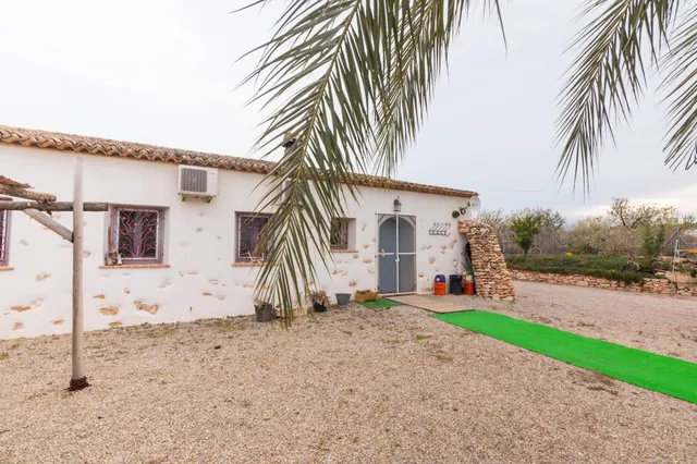 Se vende chalet único - Un rincón dónde habita el arte — 40