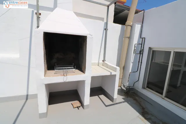 CASA Y SOLAR  EN LA PLAYA DE PUERTO DE SAGUNTO. — 35