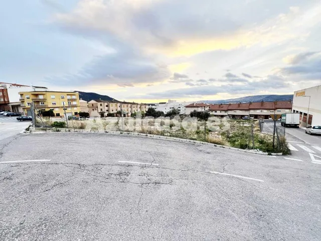 Solar urbano de 3.550m2 - foto 5