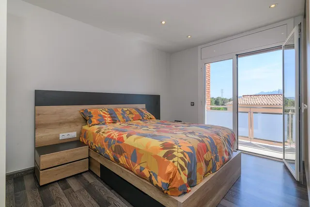 Exclusividad y diseño: 2º piso con ascensor, parking y suite de lujo — 18