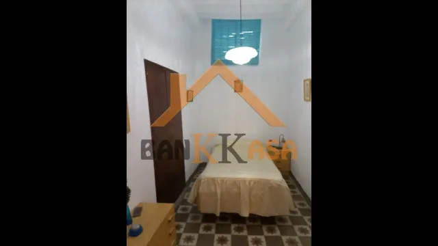 SE VENDE CASA CON LOCAL ABAJO EN FIÑANA ZONA CENTRO — 25