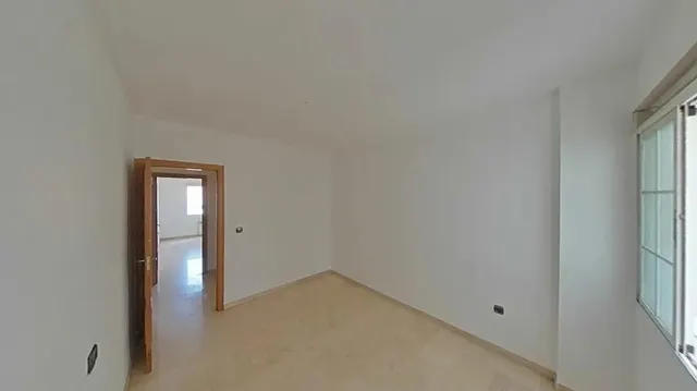 Amplio y Moderno Piso en el Corazón de Armilla — 10
