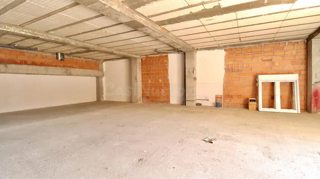 Oportunidad de Inversión: Amplio Local Comercial en Las Gabi - foto 5