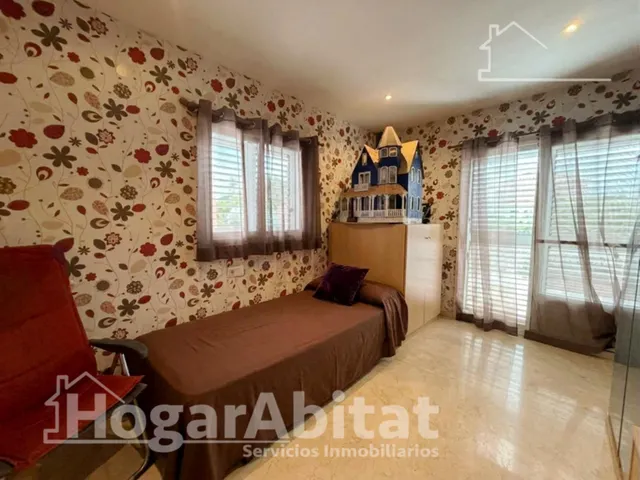 Privacidad y vida al aire libre en este exclusivo chalet con jardín, buhardilla y garaje en Masías — 31