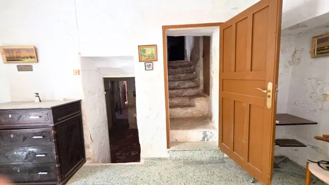 ¿Buscas espacio sin límites? 400 m2 de puro potencial en el corazón de Uleila. — 43