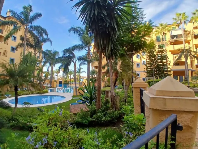 Venta de Vivienda y plaza de garaje en San Pedro de Alcántar - foto 3