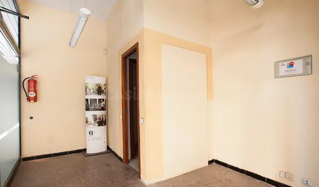 Local comercial 15m² en alquiler - Sant Narcís - Pl. Europa