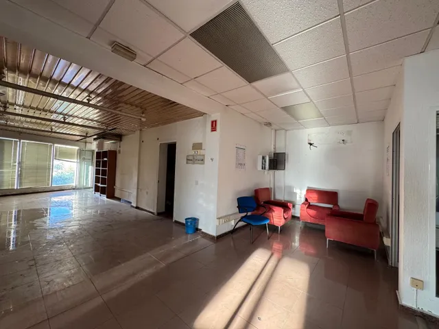 LOCAL COMERCIAL ZONA PLAZA DEL CABALLO — 22