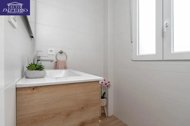 Encantadora Casa Reformada en Ogijares con Vistas y Espacios para Disfrutar — 15