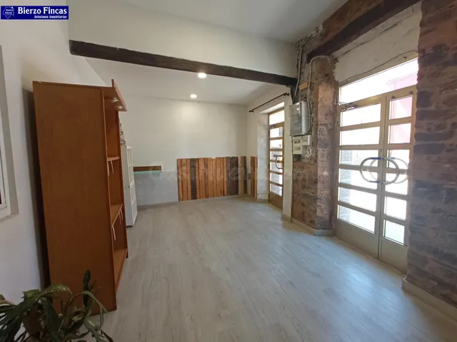 SE VENDE VIVIENDA CON PANADERÍA - foto 3