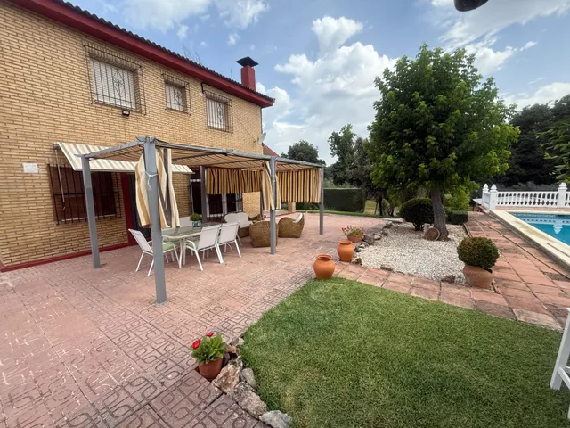 Chalet independiente en Santa Maria de Trassierra — 10