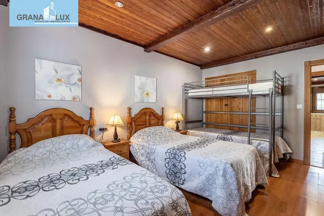 Chalet independiente con pozo propio y placas solares — 18