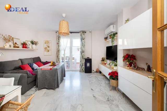 MARAVILLOSA CASA  A POCOS MINUTOS DEL CENTRO DE LA ZUBIA — 4