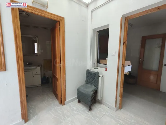 CASA JUNTO A CALLE EMILIO CASTELAR - foto 3
