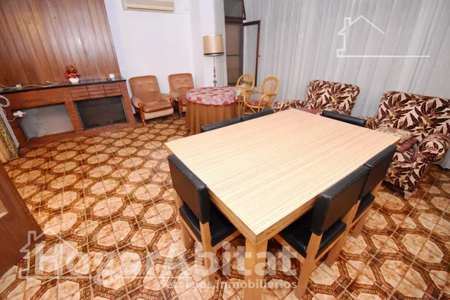 AMPLIA CASA CON LOCAL COMERCIAL, GARAJE Y TERRAZA - foto 4