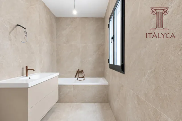 Casa de obra nueva en venta en calle Niño Perdido — 16