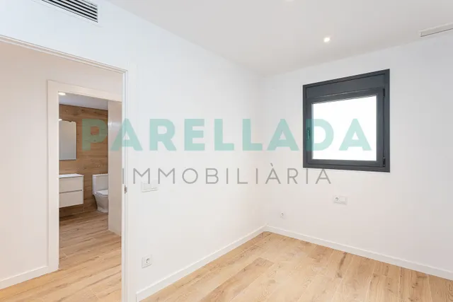 Bajos con terraza totalmente reformados — 21