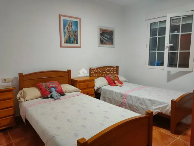 SE VENDE ESPLENDIDA CASA PARA ENTRAR A VIVIR  EN LA ROMANA — 3