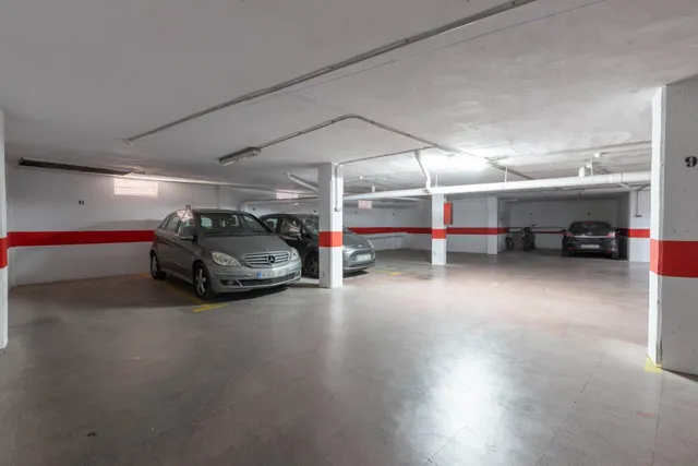 Ideal inversores!!! 35 plazas de aparcamiento y 5 trasteros, todo alquilado — 11