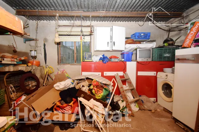 OPORTUNIDAD DE PROPIEDAD RUSTICA CON TERRENO Y PISCINA — 32